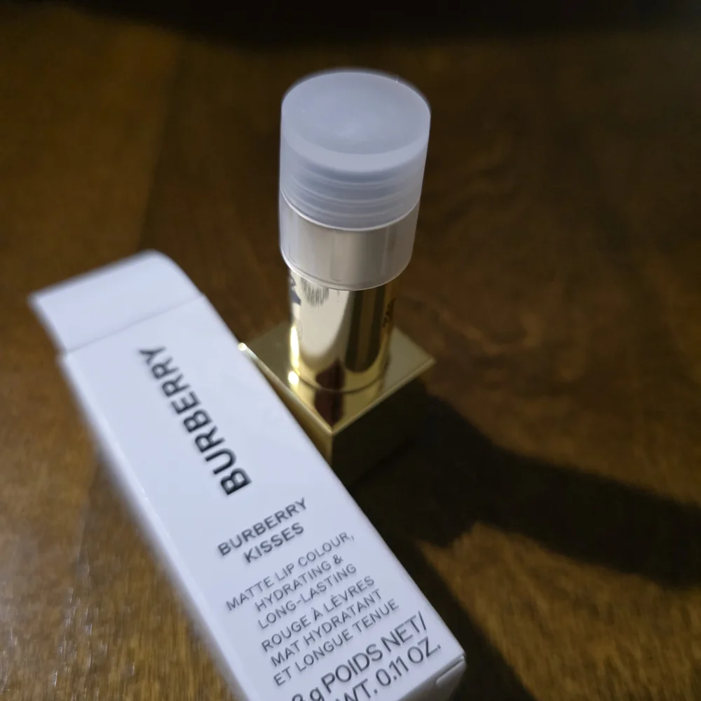 Burberry Kisses Matte Lipstick In Beige Archive 00 New (Replacement Cap) - Picture 5 of 6